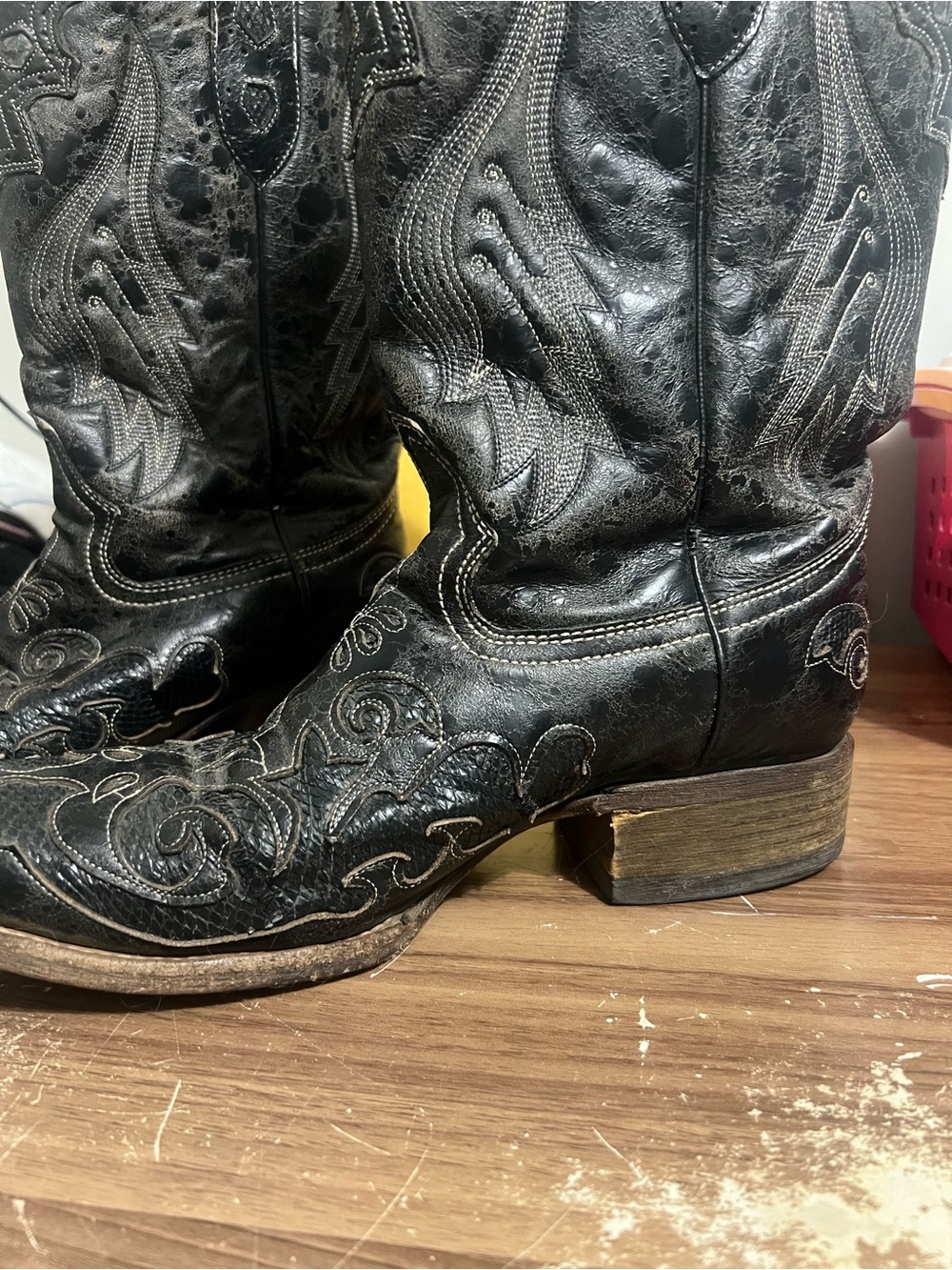 Corral Women’s Snip Toe Black Embroidered Snake Skin Inlay Western Cowboy Boots - Picture 11 of 15
